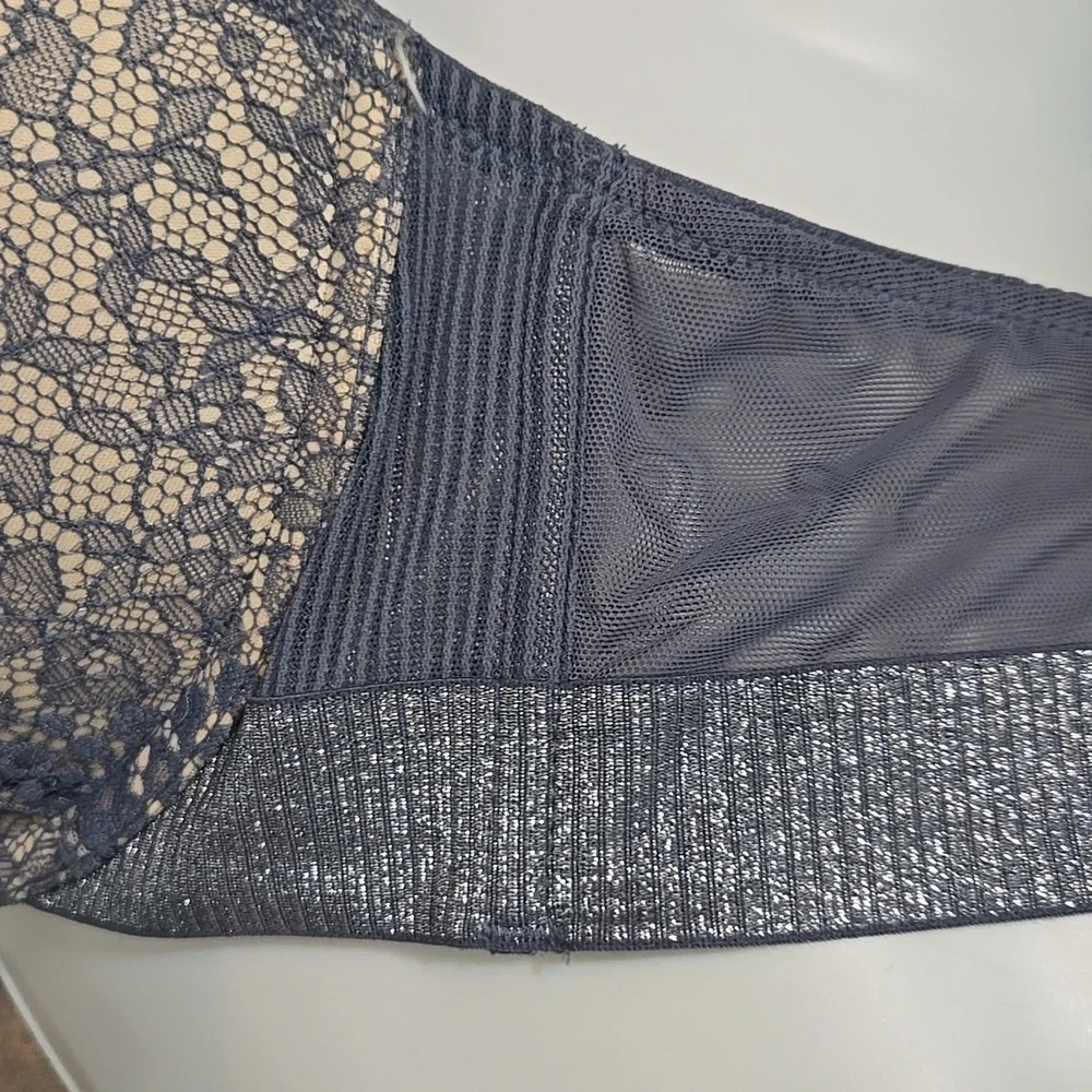 VICTORIA'S SECRET PUSH UP Gray Lace Underwire Bra 36C NWOT - Picture 2 of 3